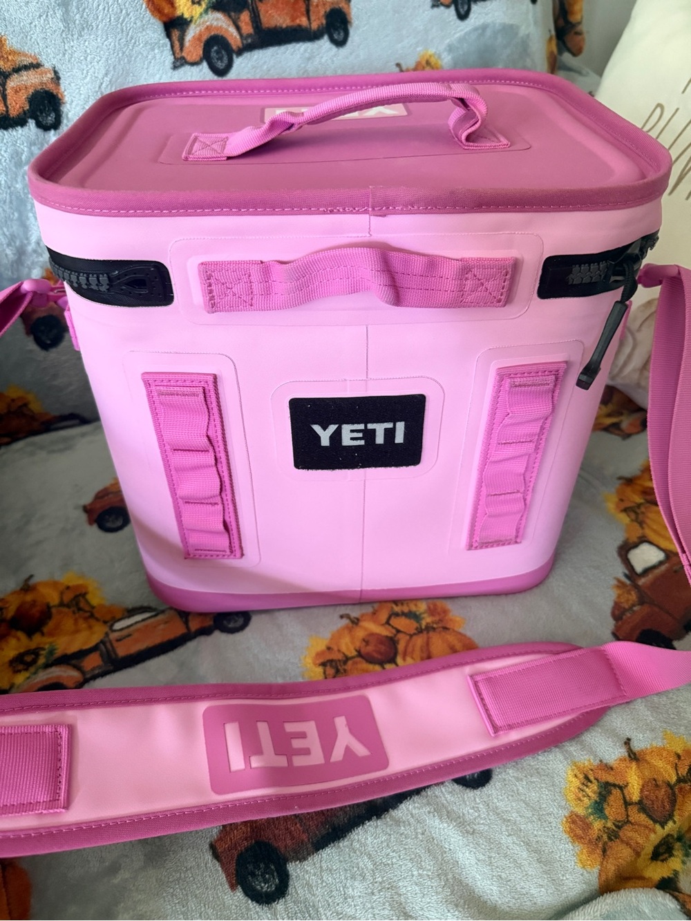 YETI Hopper Flip 12 Soft Cooler – Pink – Excellent Condition w/ Shoulder Strap